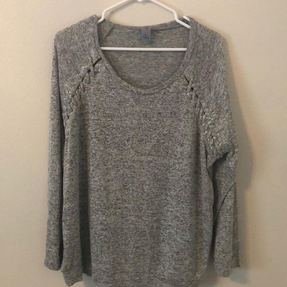 MUST SELL Grey Pink Melo Top